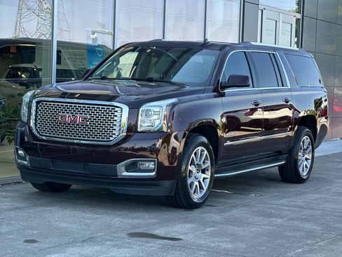 Used 2017 GMC Yukon XL Denali w/ Open Road Package AWD/4WD image 7
