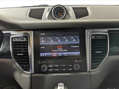 Used 2017 Porsche Macan SUV image 28