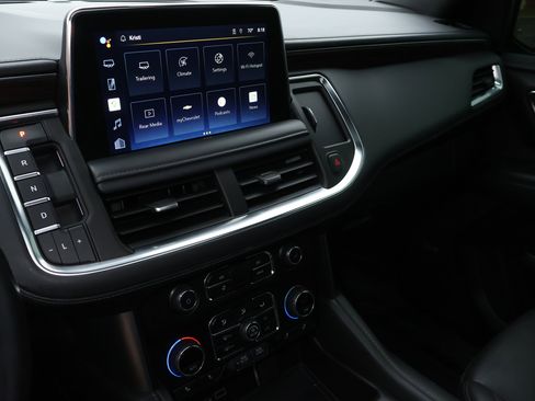 Used 2022 Chevrolet Tahoe Z71 w/ Off-Road Capability Package image 19