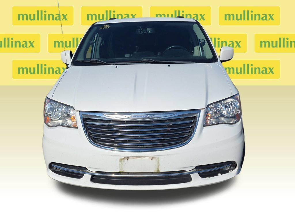 Used 2016 Chrysler Town & Country Touring w/ Driver Convenience Group FWD image 15