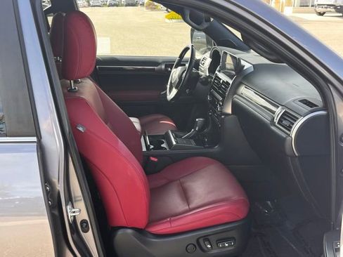 Used 2022 Lexus GX 460 Premium w/ Premium Package image 10