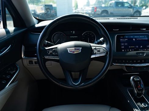 Used 2023 Cadillac XT4 Premium Luxury AWD/4WD image 11
