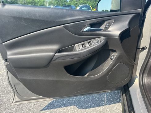 Used 2017 Chevrolet Volt LT w/ Comfort Package FWD image 23