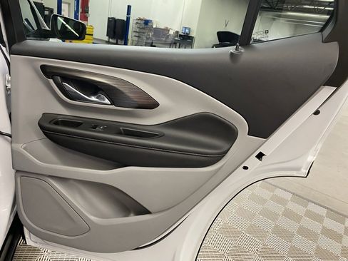 Used 2022 GMC Terrain SLT image 15