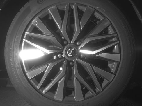 Used 2025 Nissan Altima 2.5 SV FWD image 15