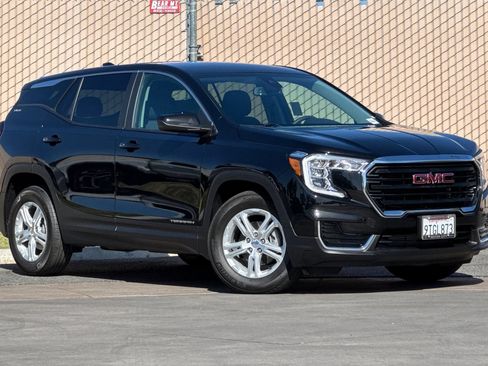 Certified 2024 GMC Terrain SLE FWD image 2