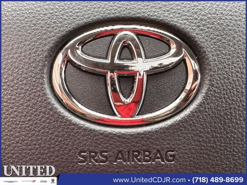 Used 2024 Toyota Highlander XLE image 23