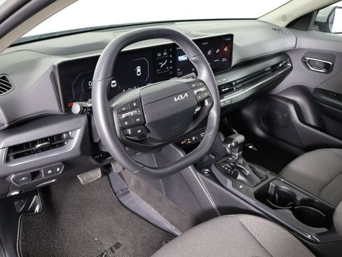 Used 2025 Kia K4 EX FWD image 24