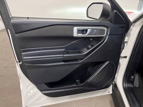 Used 2020 Ford Explorer XLT image 24