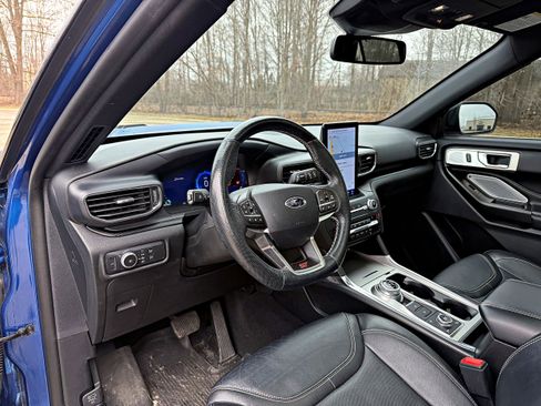 Used 2020 Ford Explorer ST w/ ST Street Pack image 13