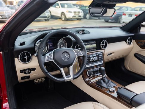 Used 2016 Mercedes-Benz SLK 350 image 23