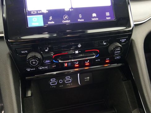 Used 2022 Jeep Grand Cherokee L Limited AWD/4WD image 12