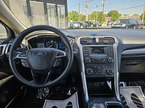 Used 2018 Ford Fusion S FWD image 43