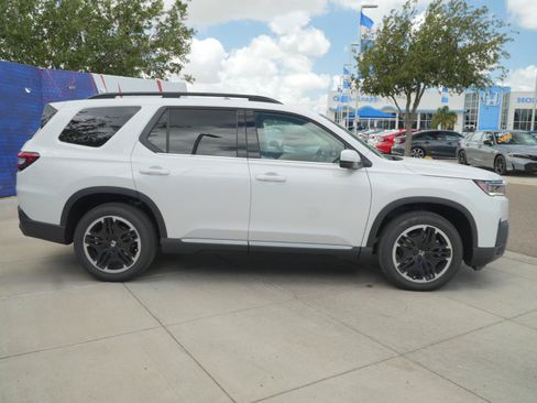 New 2026 Honda Pilot image 4