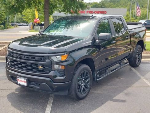 Used 2023 Chevrolet Silverado 1500 Custom AWD/4WD image 5