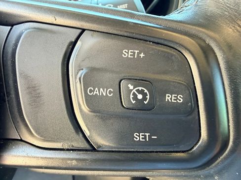 Used 2022 Jeep Gladiator Sport AWD/4WD image 29