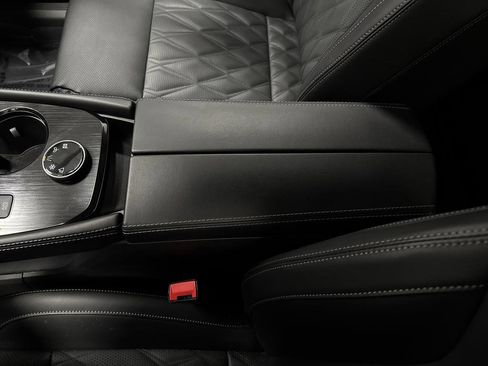 Used 2024 Nissan Rogue Platinum w/ Platinum Premium Package image 21