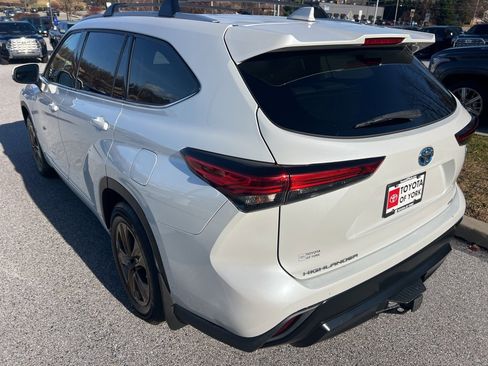 Used 2022 Toyota Highlander Bronze Edition image 6