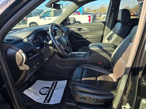 Used 2022 Chevrolet Traverse LT image 11