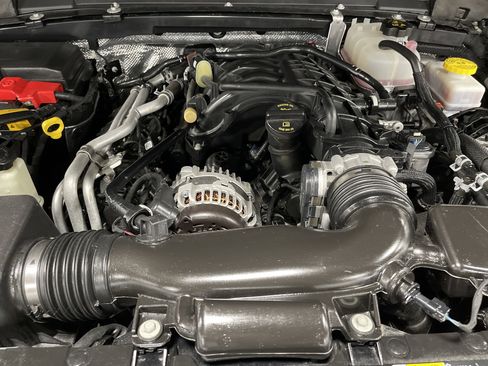 Used 2024 Jeep Wrangler Sahara w/ Safety Group image 15