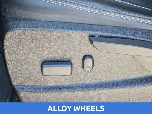 Used 2020 GMC Canyon Denali image 17