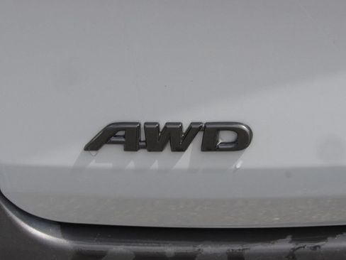 Certified 2024 Toyota Sienna XLE Woodland Edition AWD/4WD image 9