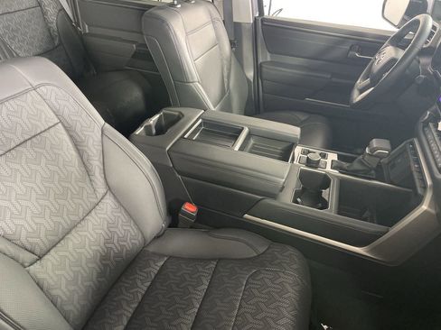 Used 2024 Toyota Tundra Limited image 25