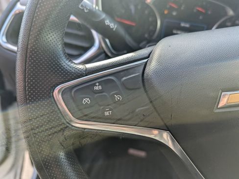 Used 2019 Chevrolet Equinox LT image 17