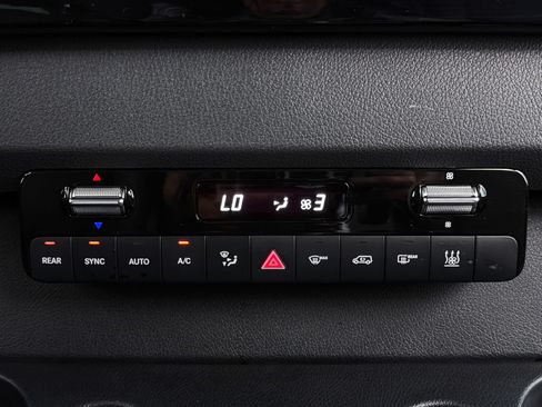Used 2024 Mercedes-Benz Sprinter 2500 image 22
