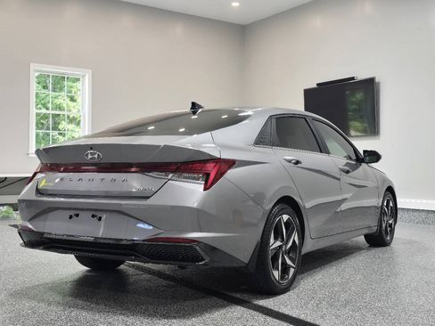 Used 2023 Hyundai Elantra Limited w/ Winter Weather Package FWD image 15