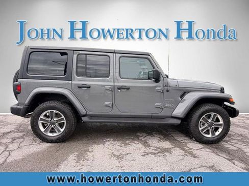 Used 2023 Jeep Wrangler Unlimited Sahara AWD/4WD image 3