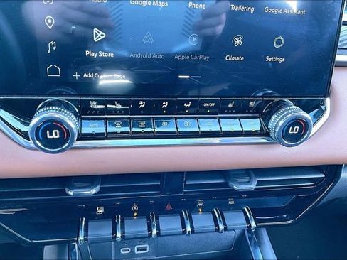 Used 2023 GMC Canyon AT4 w/ AT4 Premium Package image 32