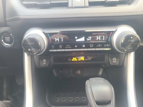 Used 2025 Toyota RAV4 XLE image 27