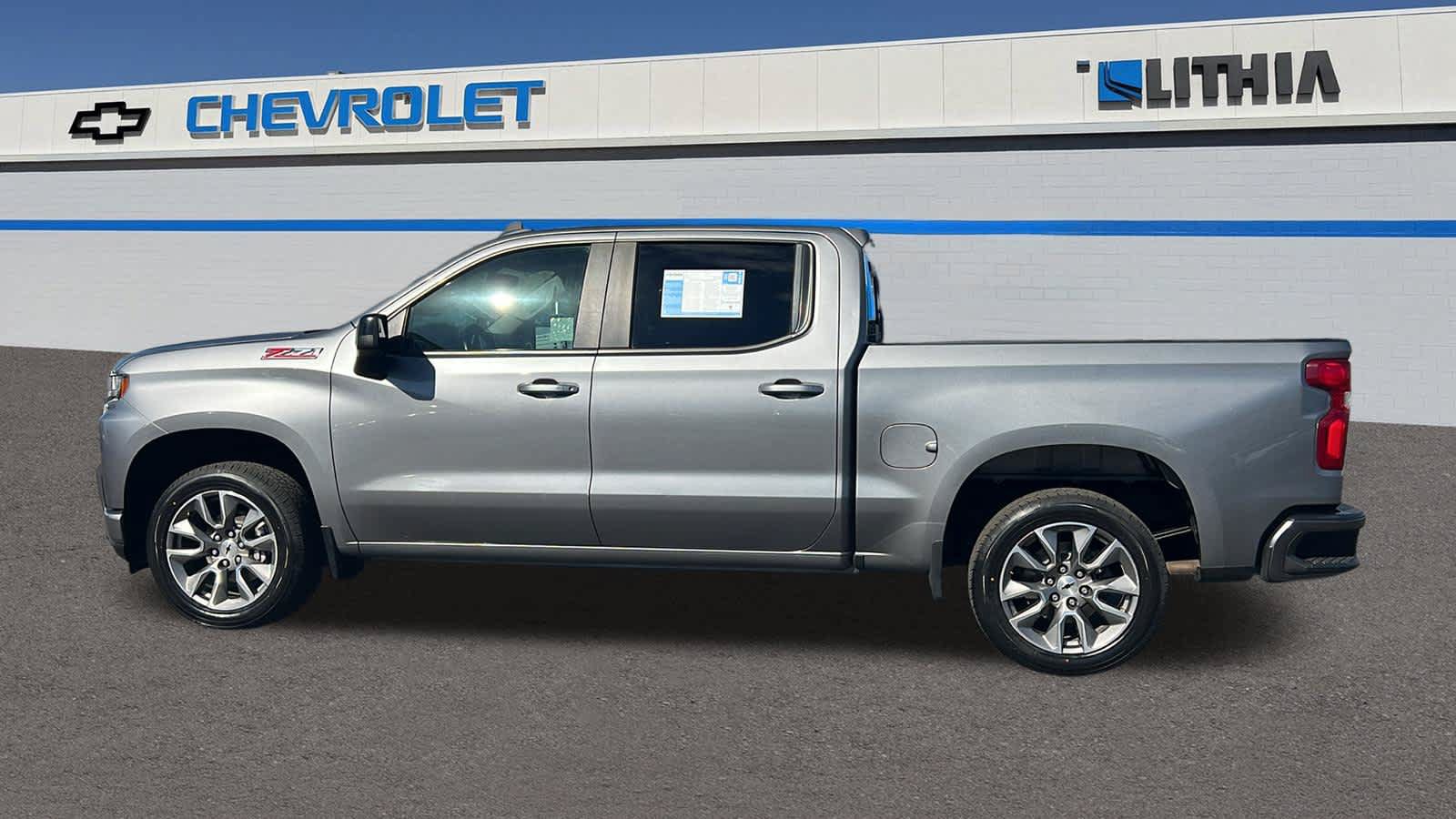 Used 2021 Chevrolet Silverado 1500 RST w/ Convenience Package II AWD/4WD image 8