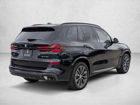 Used 2026 BMW X5 sDrive40i w/ M Sport Package RWD image 2