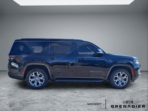 Used 2022 Jeep Wagoneer Series II w/ Rear Seat Video Group 1 image 8