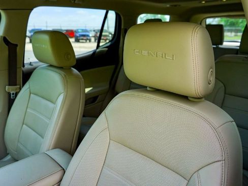 Used 2019 GMC Acadia Denali w/ Technology Package AWD/4WD image 11