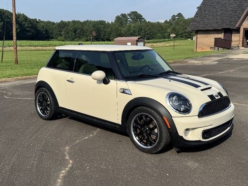 Used 2012 MINI Cooper S FWD image 2