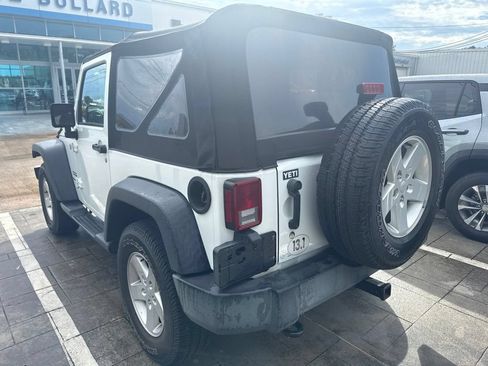 Used 2018 Jeep Wrangler Sport AWD/4WD image 9