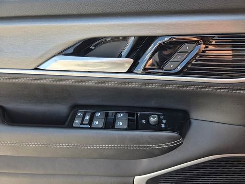 New 2026 Jeep Grand Wagoneer L 2WD image 22