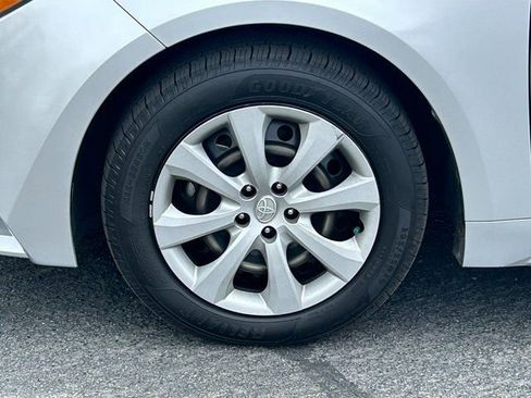 Used 2024 Toyota Corolla LE AWD/4WD image 13