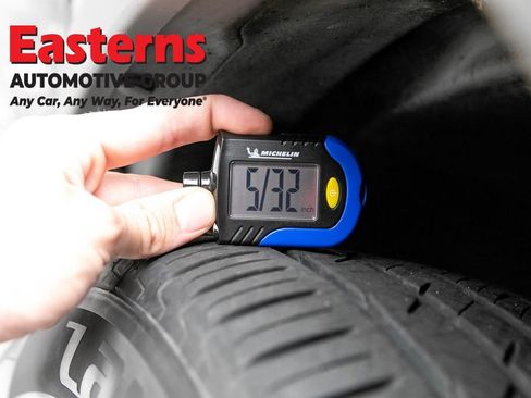 Used 2021 Jeep Cherokee Limited w/ Mopar Interior Package AWD/4WD image 30