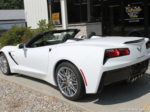 Used 2015 Chevrolet Corvette Stingray Convertible w/ 3LT Preferred Equipment Group RWD image 17