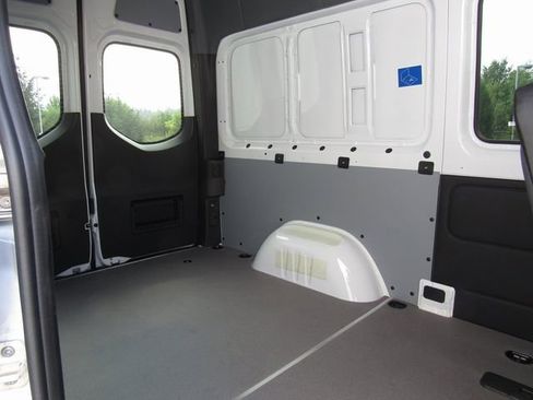 New 2025 Mercedes-Benz Sprinter 2500 image 22