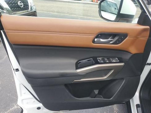 Used 2025 Nissan Pathfinder Platinum w/ Cargo Package FWD image 11