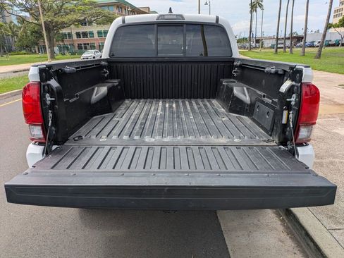 Used 2021 Toyota Tacoma SR image 8