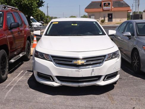 Used 2018 Chevrolet Impala LT FWD image 3