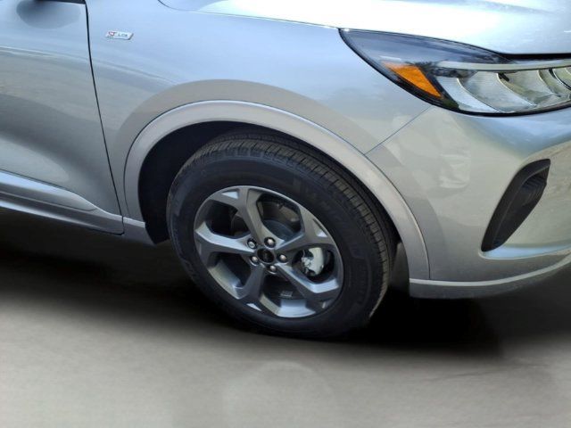 Certified 2024 Ford Escape ST-Line w/ Tech Pack #1 AWD/4WD image 4