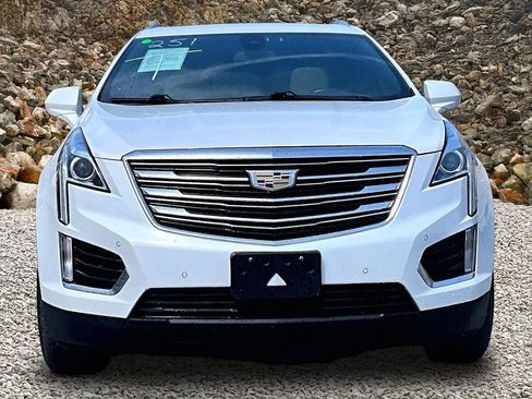 Used 2017 Cadillac XT5 Luxury w/ Driver Awareness Package AWD/4WD image 3