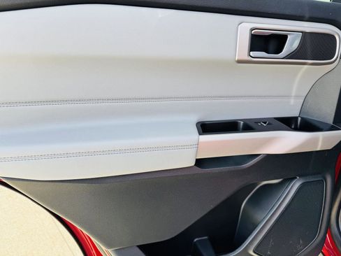 Used 2024 Ford Explorer XLT w/ Equipment Group 202A image 27